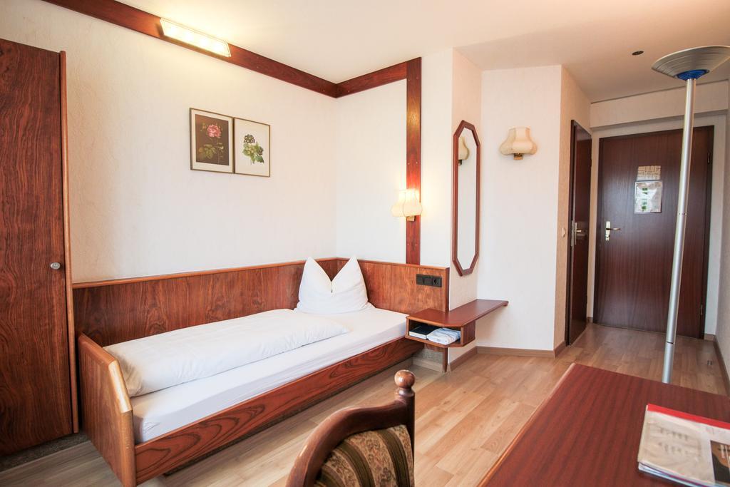 Hotel-Restaurant Lowen Suessen Bilik gambar